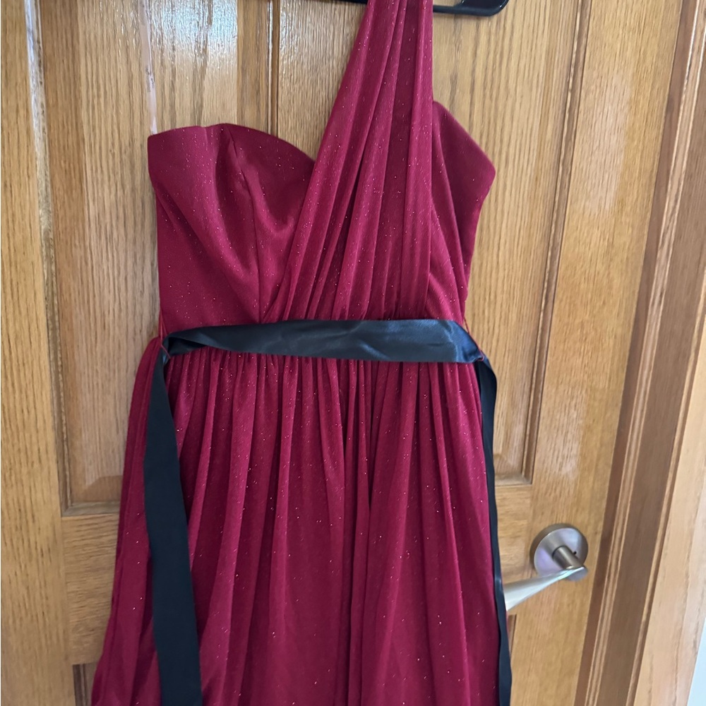 Elegant Red One-Shoulder Dress